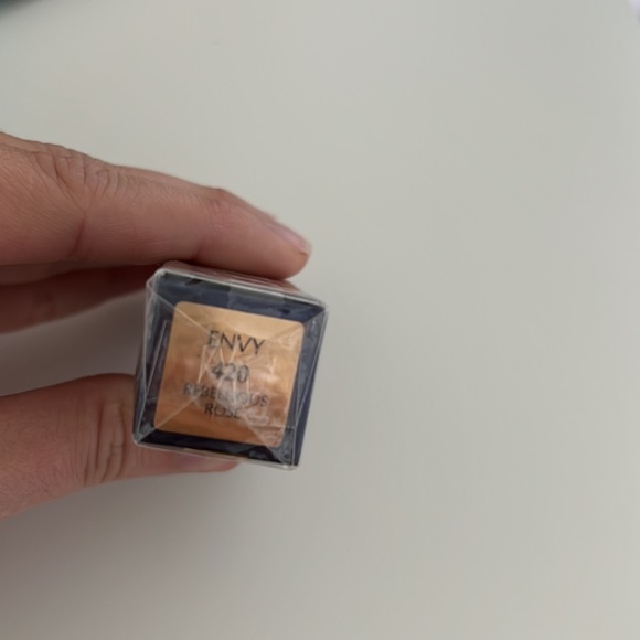 Estée Lauder Sculpting Lipstick - Picture 4 of 4